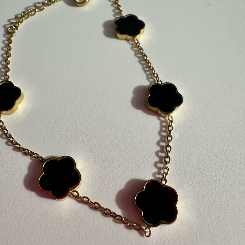 New stainless steel flower bracelet - Picture 2 of 3